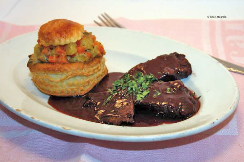 Seitan sauce bordelaise et volauvent de petits légumes, recette